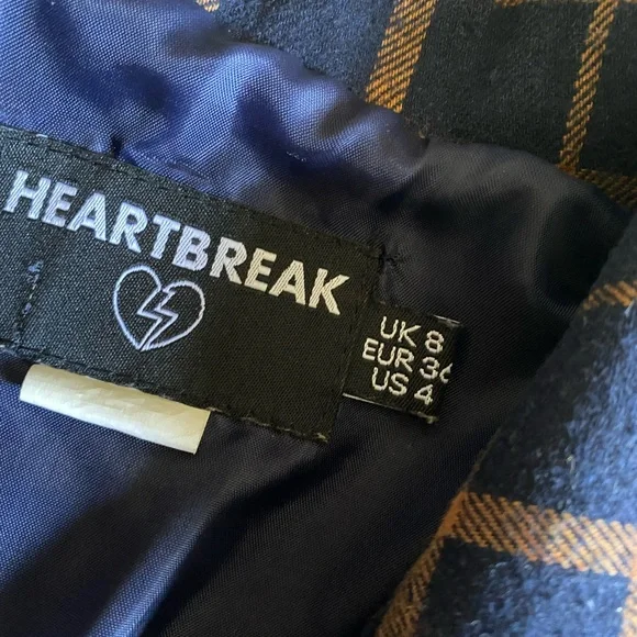 Blazer - Picture 2 of 3